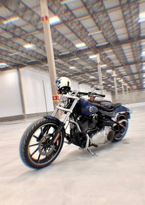 HARLEY-DAVIDSON SOFTAIL BREAKOUT HARLEY-DAVIDSON SOFTAIL BREAKOUT